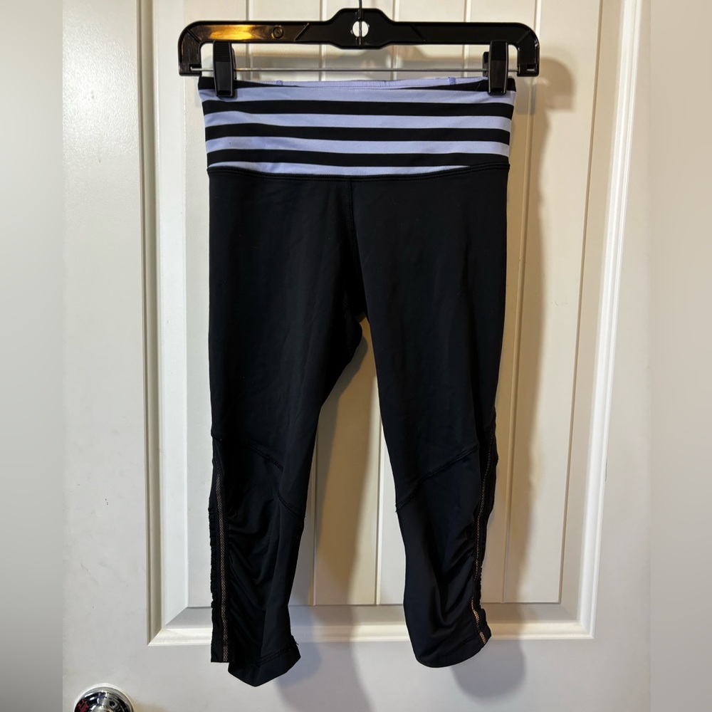 LULULEMON Crop Ruched Leggings EUC Size 4 D0